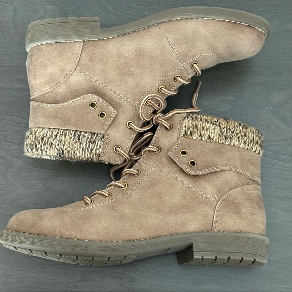 St. John's Bay Knit Top Lace-Up Boots Size 9.5
